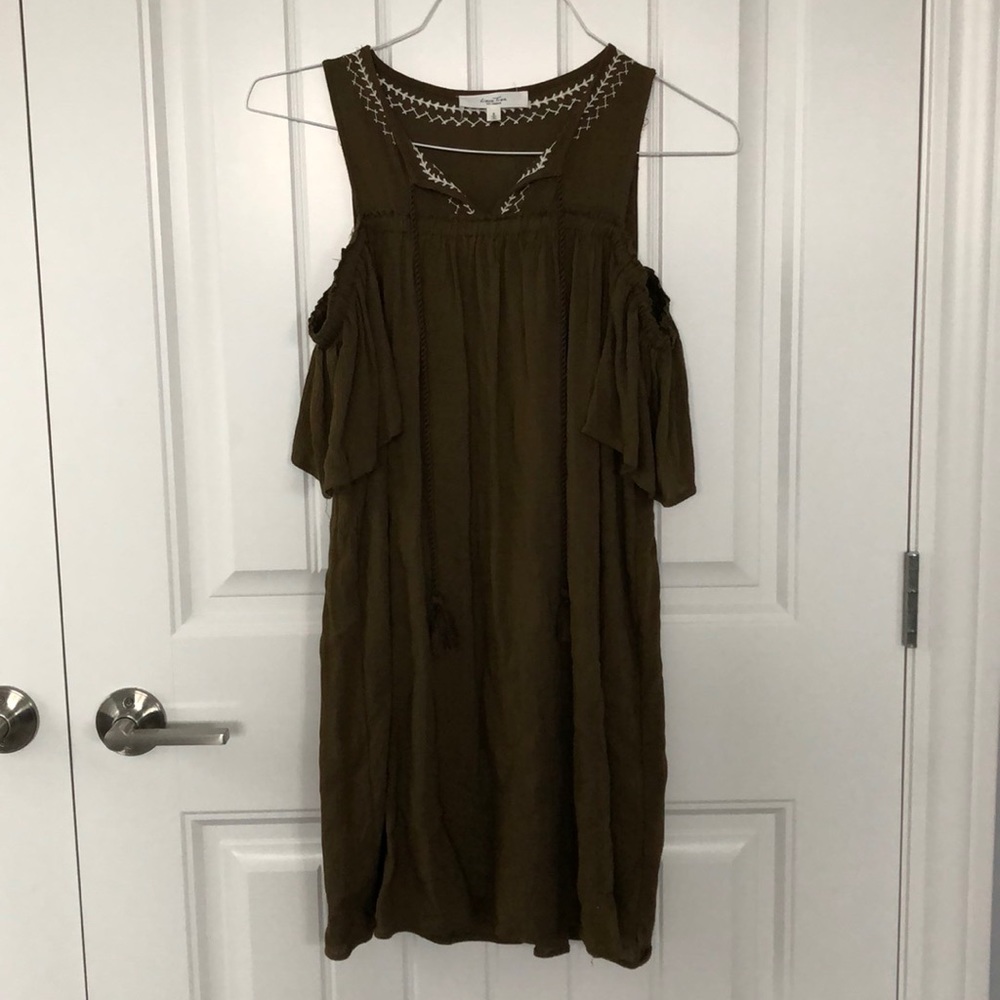 Love Tree Off the shoulder dress size small